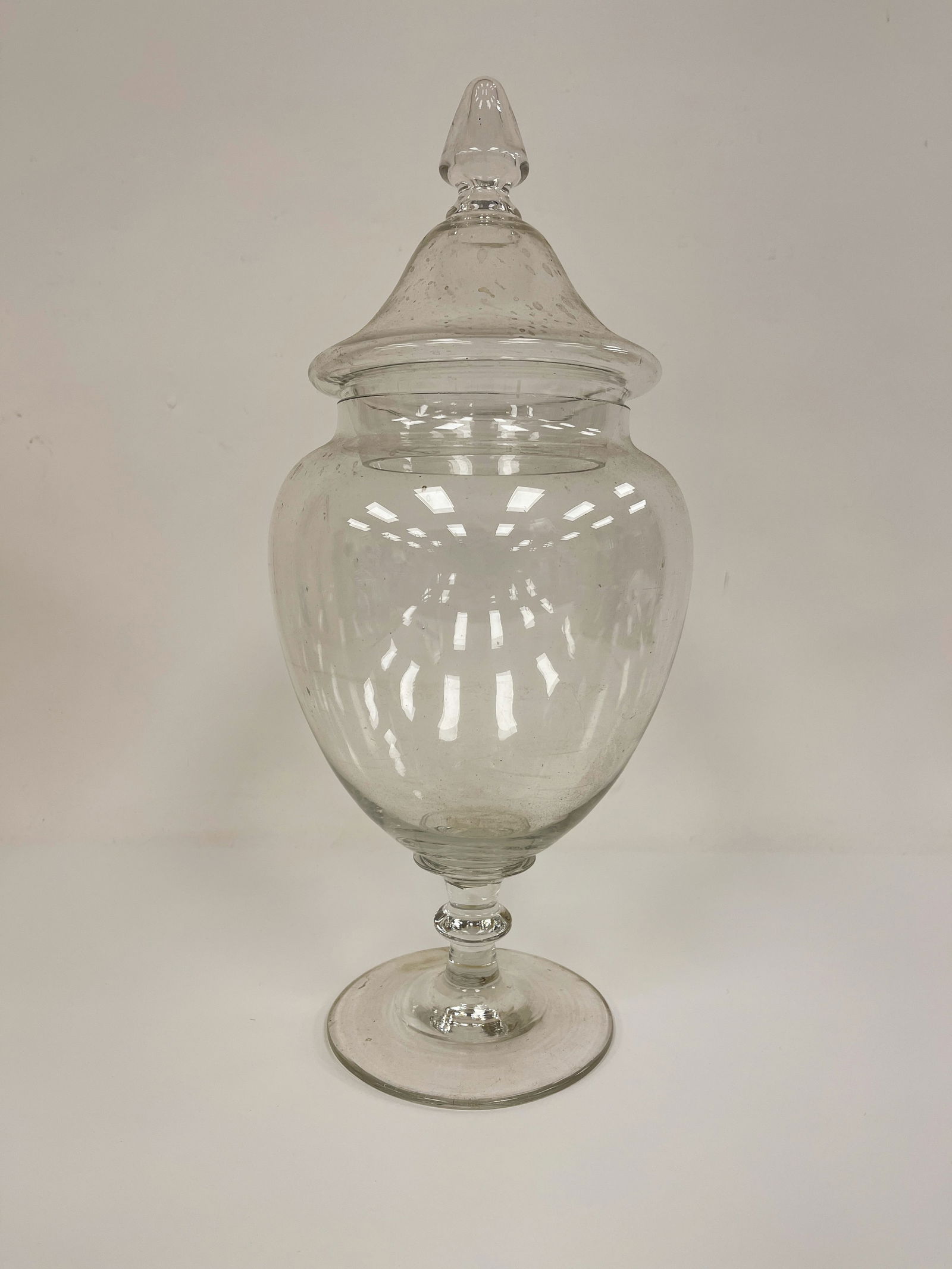 LARGE HAND BLOWN CLEAR GLASS AMERICAN SWEETMEAT PEDISTALLED JAR W/ COVER (1 of 4)