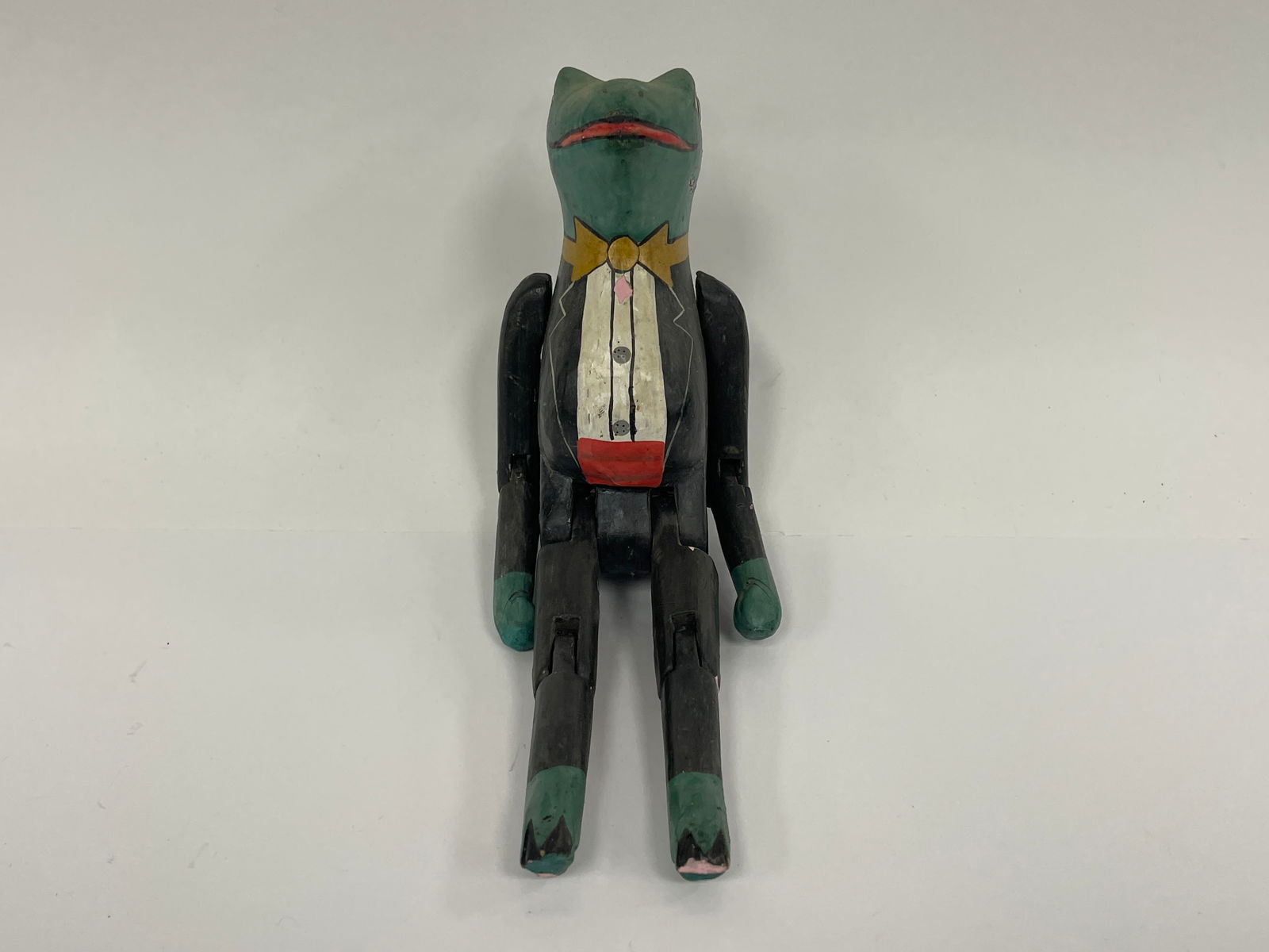 ARTICULATED WOOD SHELF-SITTER FROG IN GREEN PAINT (1 of 4)