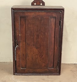 HANGING WALL BOX W/ DOOR