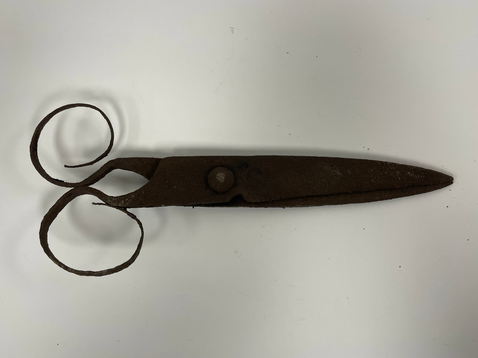 PAIR OF EXTREMELY RARE FORGED IRON 16TH C SCISSORS (1 of 3)