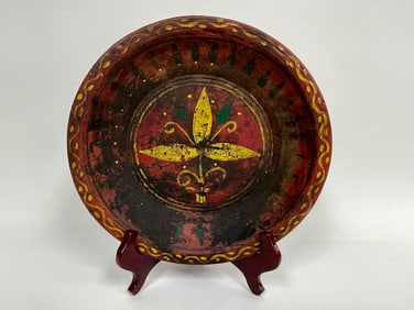 SMALL WOODEN CHARGER OR PLATE W/ SURFACE DECORATION