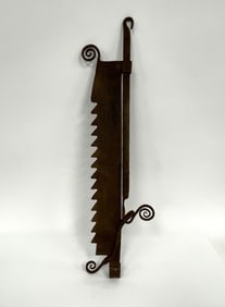 17TH C SAWTOOTH FORGED IRON FIRE TRAMMEL W/ FACIFUL DOUBLE FINIALS