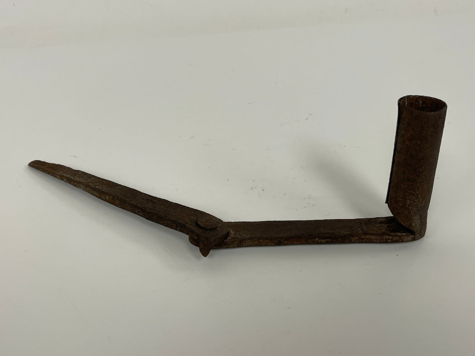 17TH OR 18TH C FORGED IRON FOLDING CANDLESTICK: 17TH OR 18TH C FORGED IRON FOLDING CANDLESTICK
