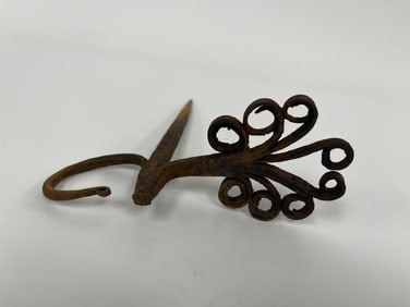 FLORAL FINIAL BEAM HOOK W/ HEART & TREE MOTIF