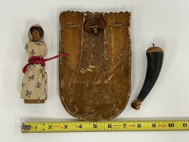 GROUPING OF CHILD'S ITEMS, a.        Miniature horn and wood powder horn 4 ½??       b.