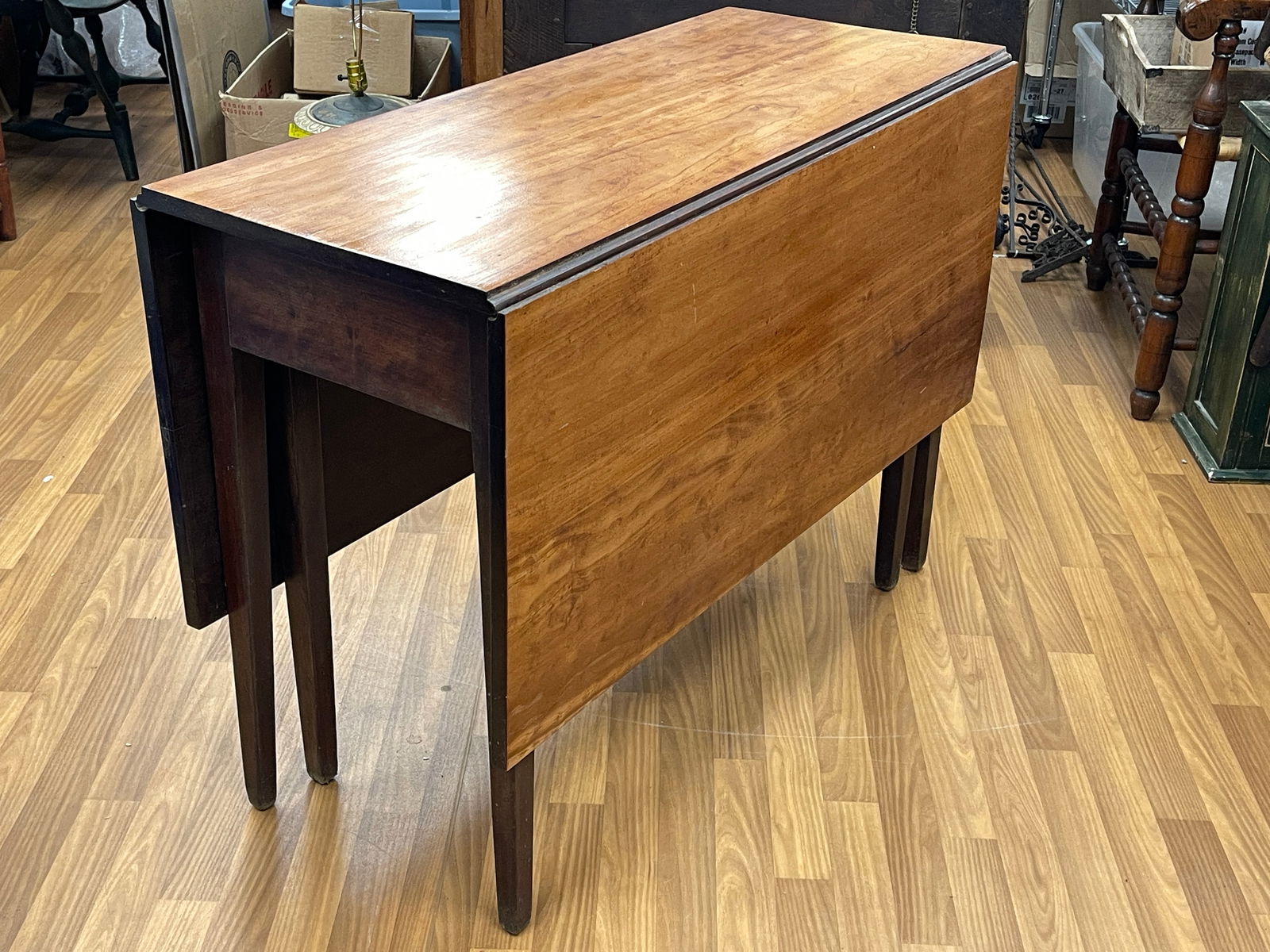 6 leg cherry drop leaf table, Connecticut 1790-1820 (1 of 4)