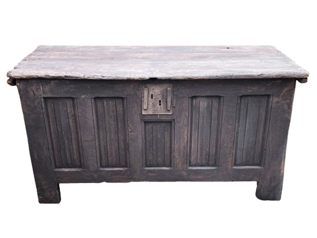 Very early linenfold oak coffer (1 of 5)