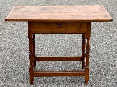 EARLY 18TH C W&M STRETCHER BASE TAVERN TABLE FULL FEET OLD REFINISH  C. 1720