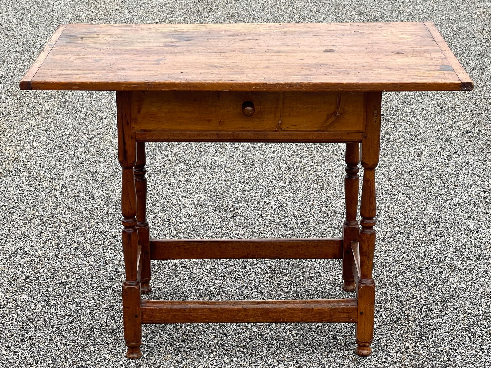 EARLY 18TH C W&M STRETCHER BASE TAVERN TABLE FULL FEET OLD REFINISH  C. 1720 (1 of 6)
