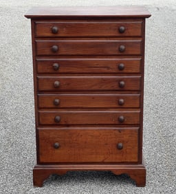 NICE 19TH C COUNTRY CHILDS 7 DRAWER TALL CHEST WITH BRACKET BASE IN PINE GREAT LITTLE PIECE OLD