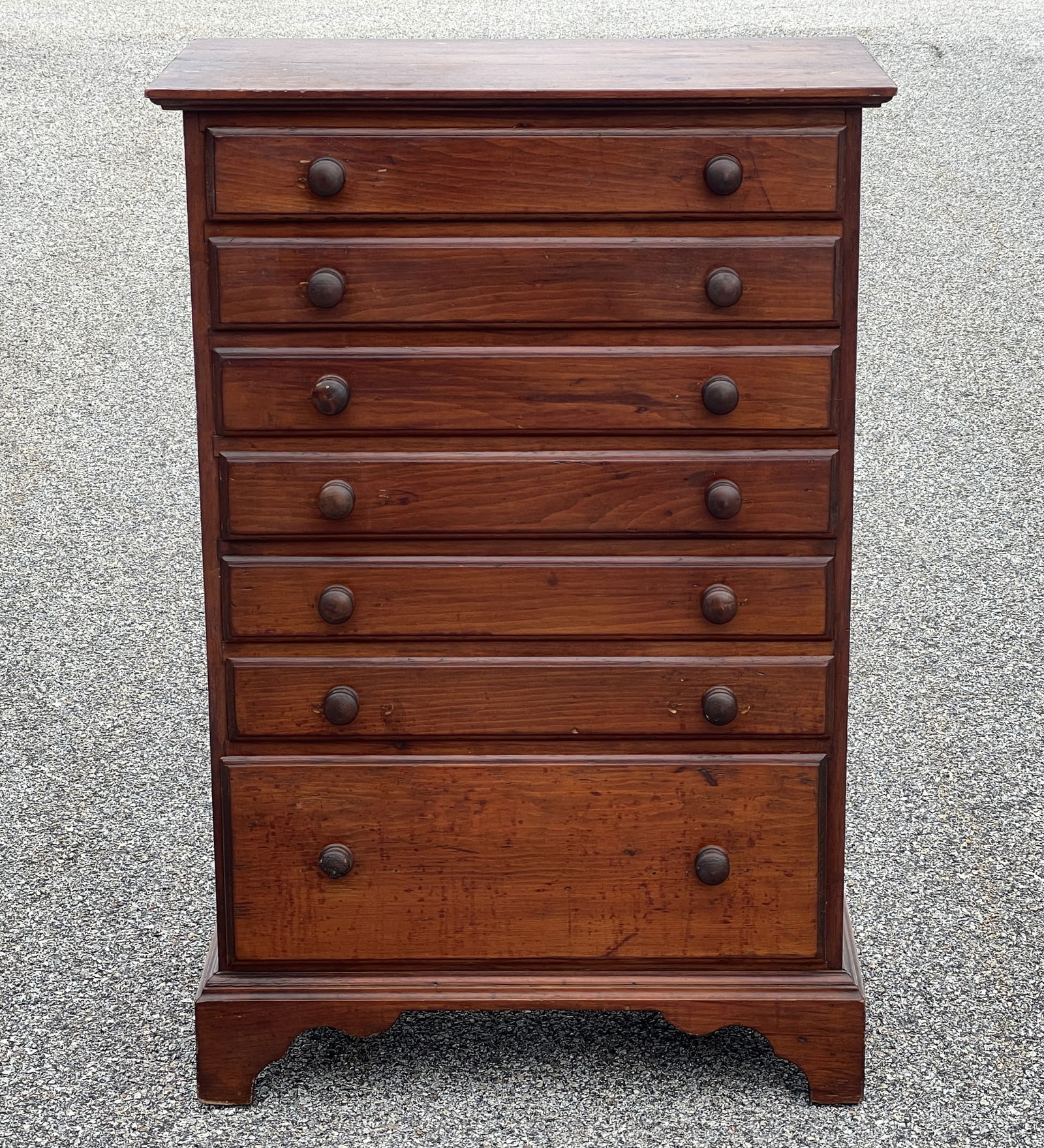 NICE 19TH C COUNTRY CHILDS 7 DRAWER TALL CHEST WITH BRACKET BASE IN PINE GREAT LITTLE PIECE OLD (1 of 6)