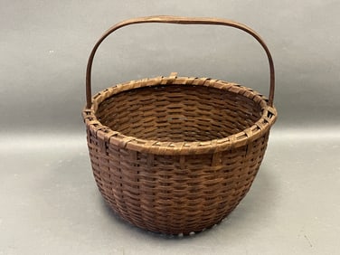 LARGE SHAKER STYLE SPLINT BASKET IN OLD SURFACE