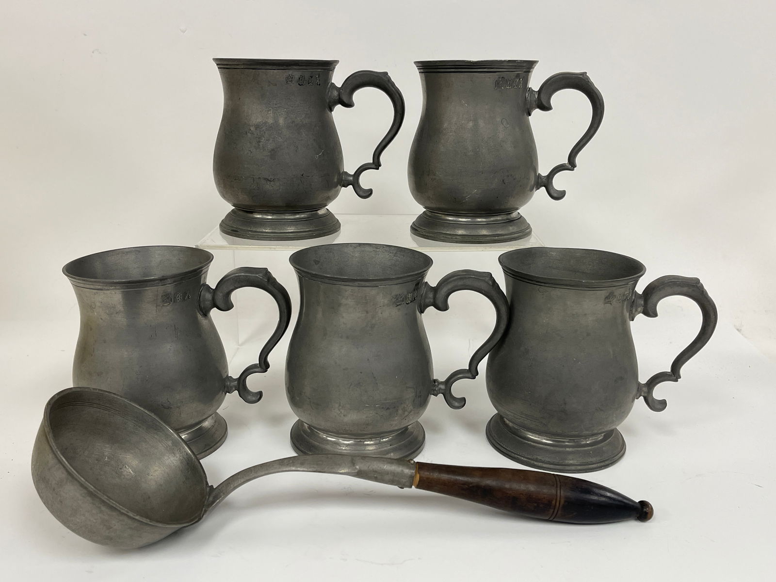 SET OF EARLY PEWTER MUGS WITH PEWTER SCOOP (1 of 3)