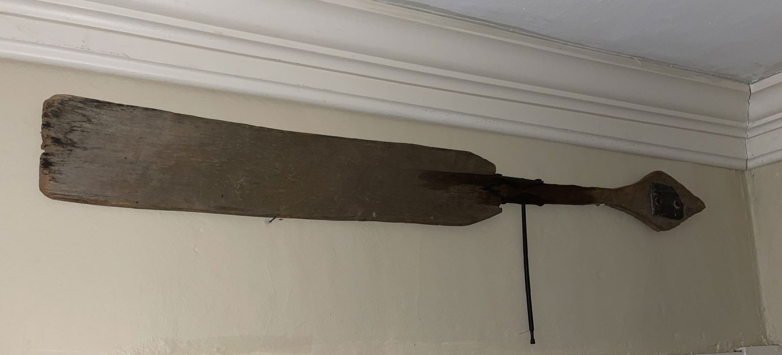 ARROW VANE: ARROW WOODEN WEATHERVANE 39" X 10"