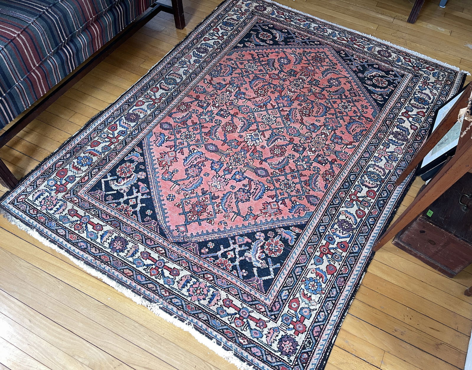 PERSIAN SHIRAZ RUG: PERSIAN SHIRAZ RUGMAUVE BLUE 72" X 56"