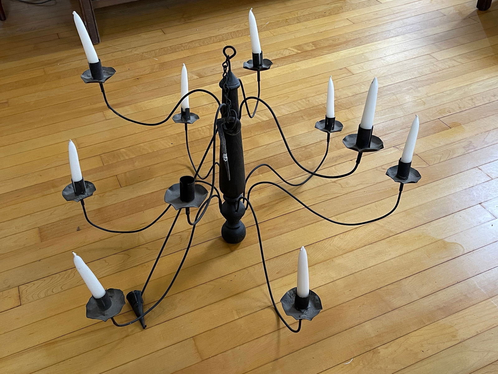 IRON 10 CANDLE CHANDELIER: IRON 10 CANDLE CHANDELIER 20" X 36"