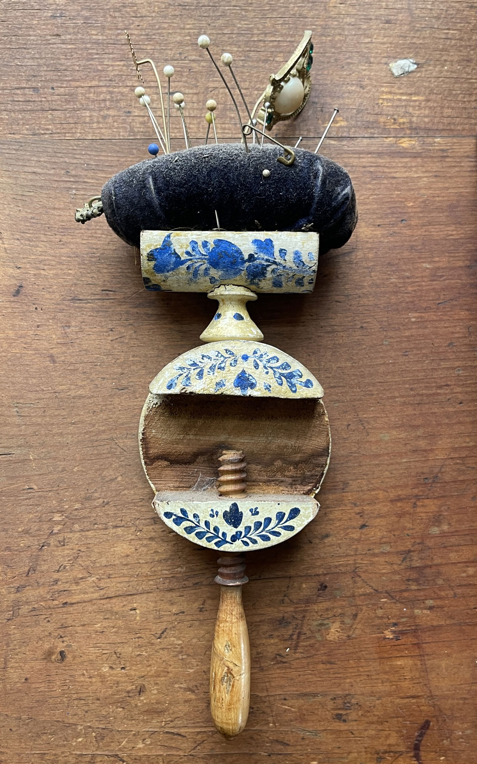 SEWING DECORATED BIRD: DECORATED SEWING BIRD 9"