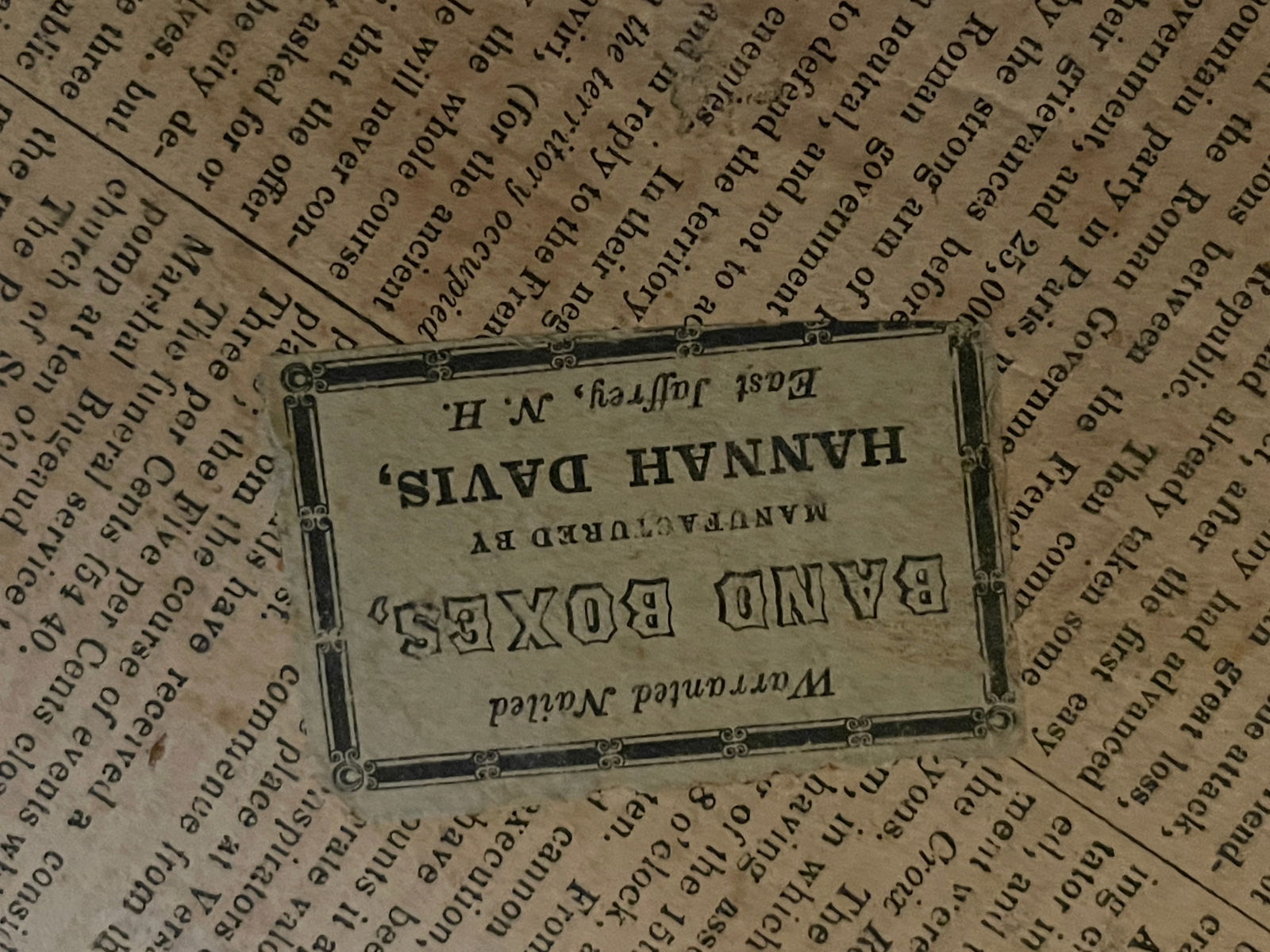 LARGE HANNAH DAVIS WALLPAPER BOX - 2