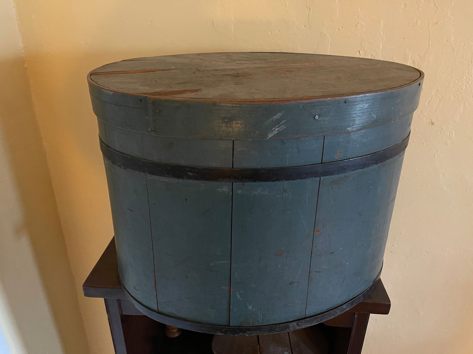 BLUE PAINTED OVAL BOX W/COVER - 2