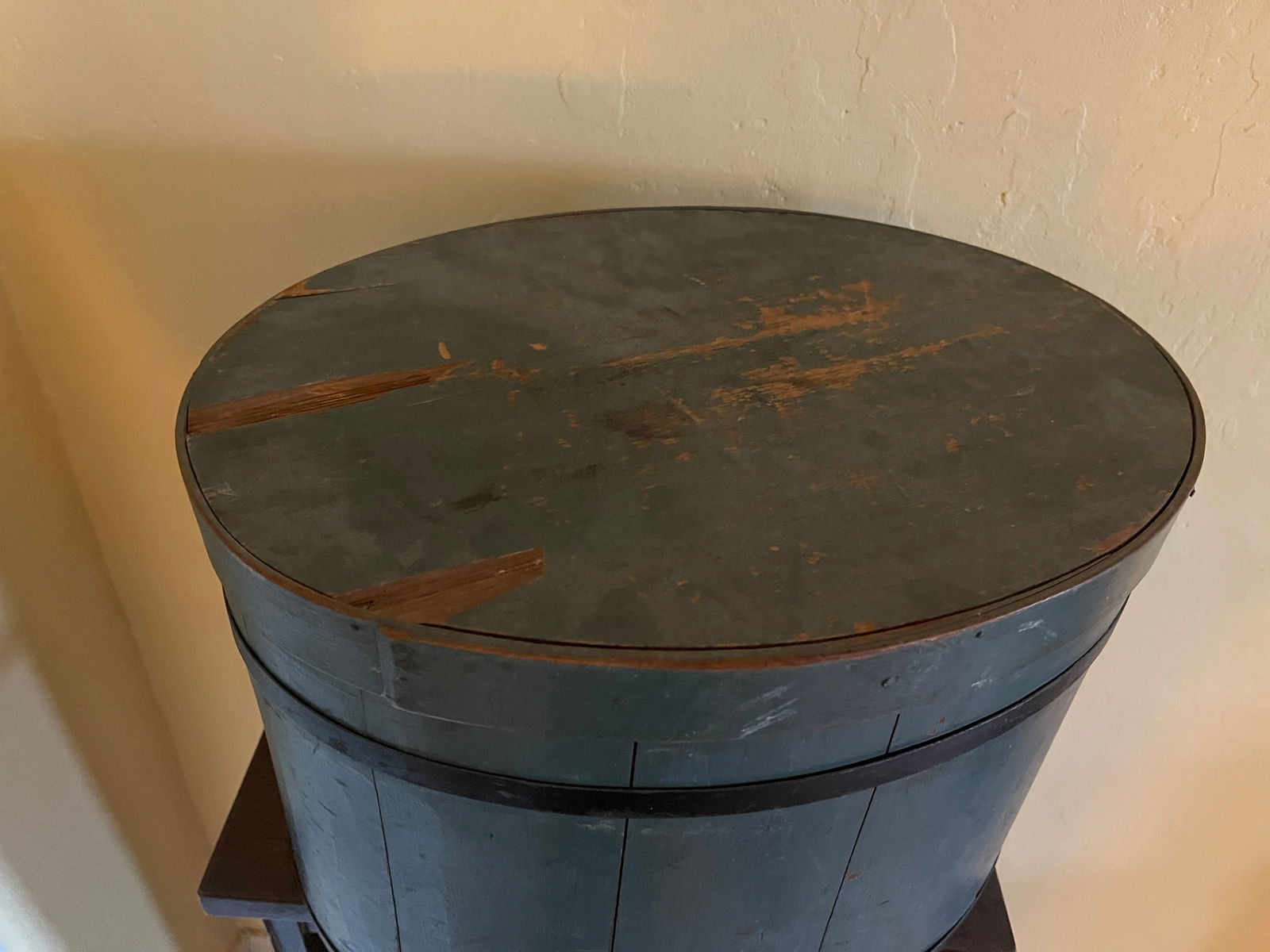 BLUE PAINTED OVAL BOX W/COVER - 3