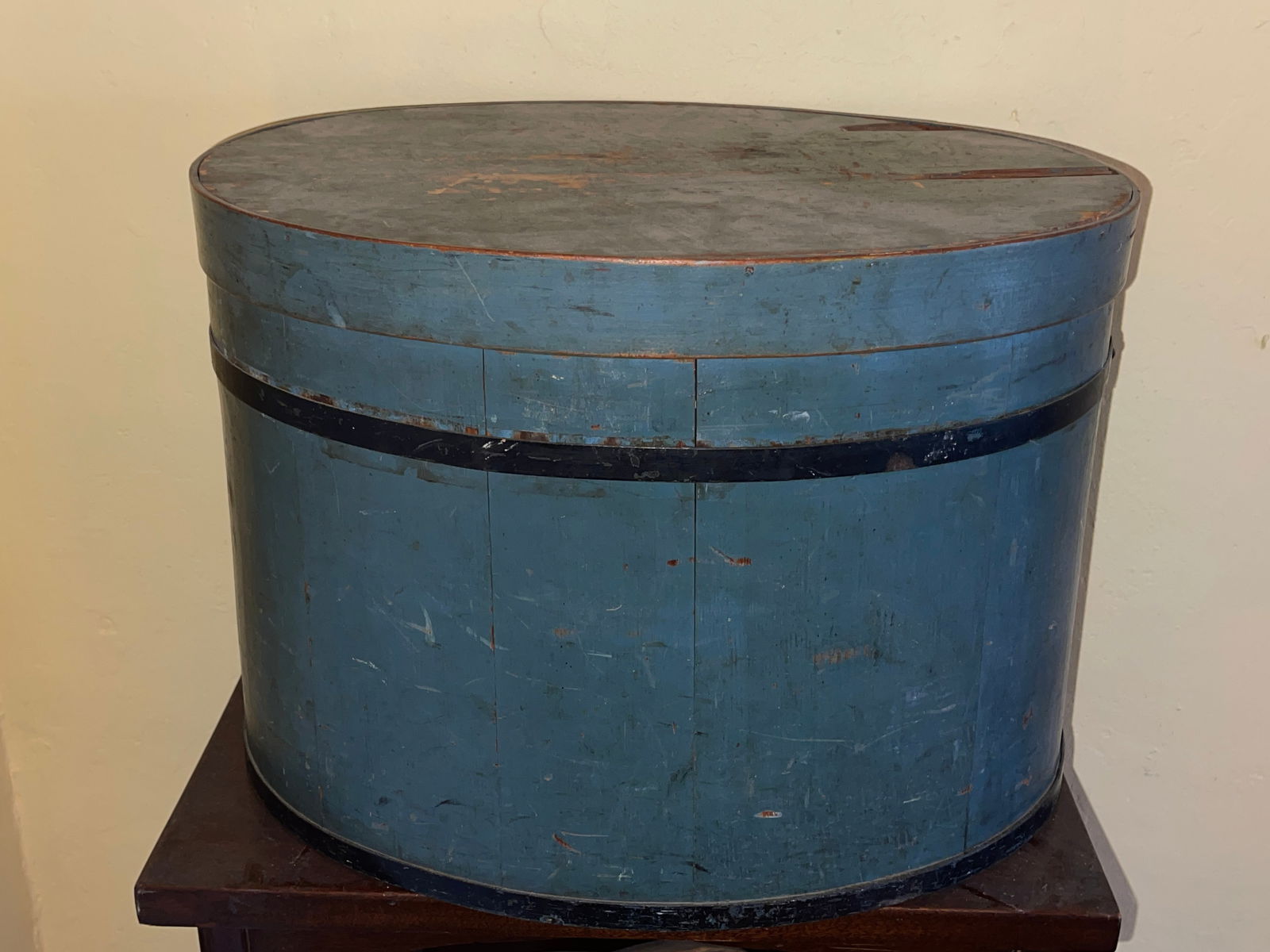 BLUE PAINTED OVAL BOX W/COVER - 4