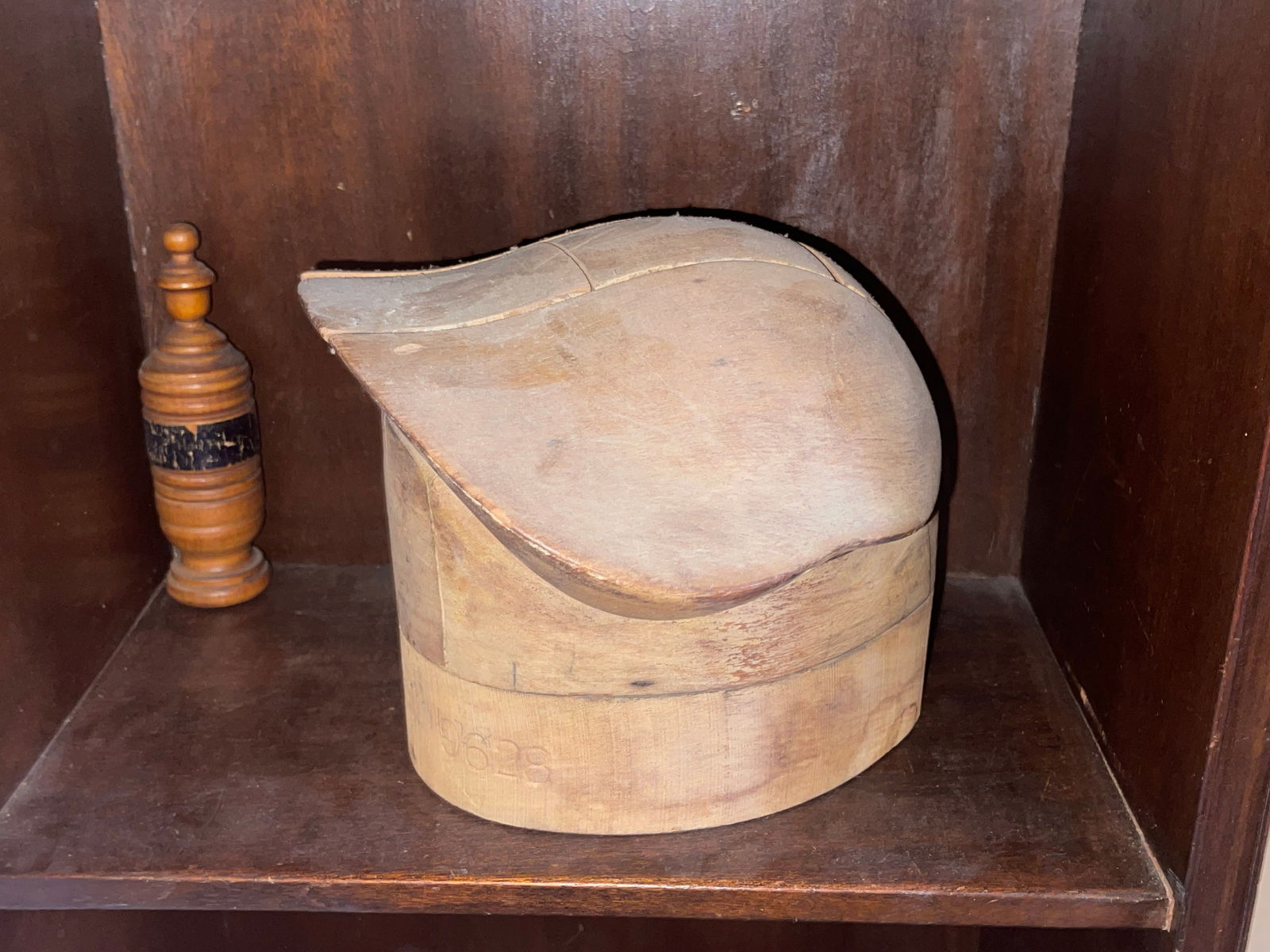 WOOD HAT MOLD - 2
