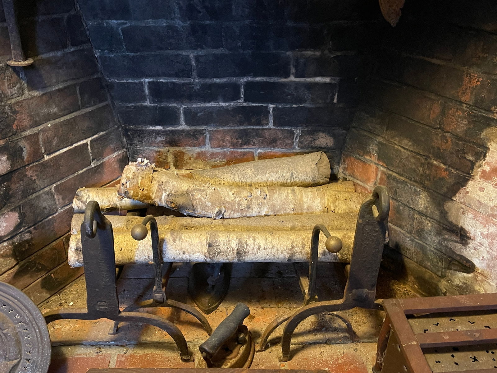 TWO SETS IRON ANDIRON - 2