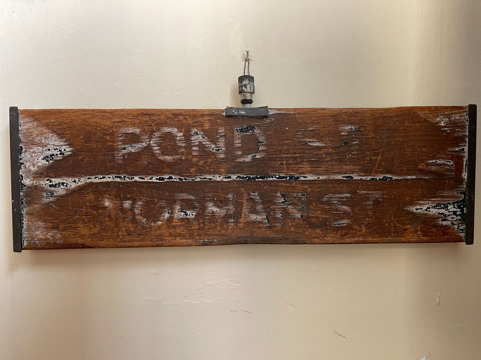 STREET SIGN POND ST NORMAN ST MARBLEHEAD: STREET SIGN POND ST - NORMAN ST MARBLEHEAD 28" X 11"