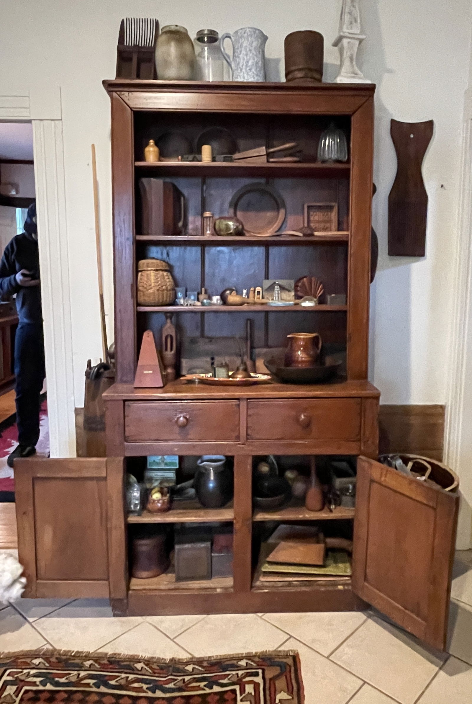 STEPBACK CUPBOARD - 4