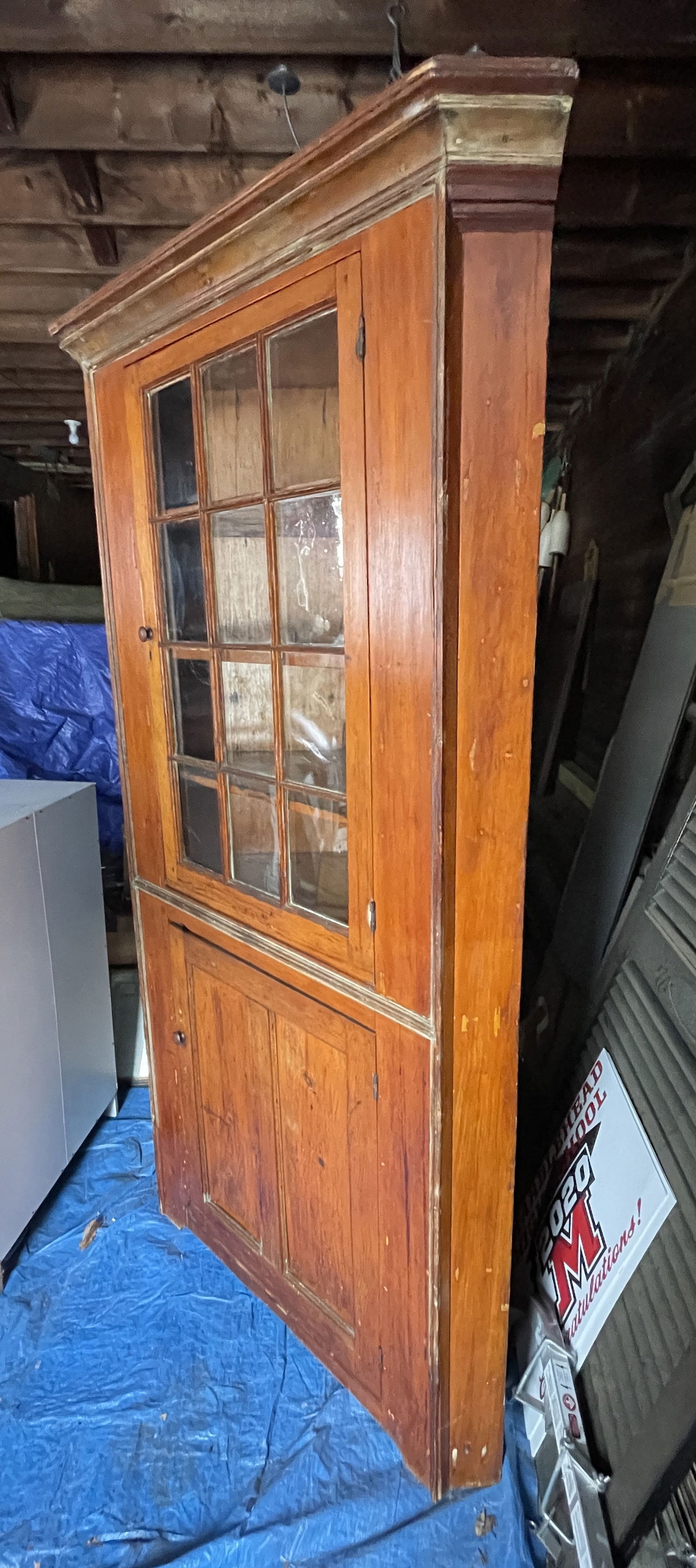 EARLY CORNER CUPBOARD - 3