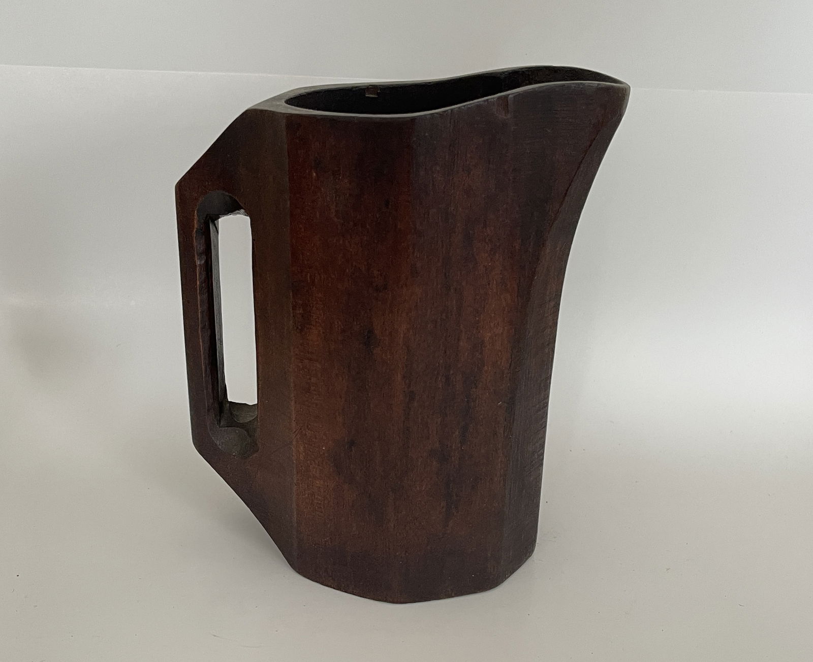 CARVED WOODEN TANKARD: CARVED WOODEN TANKARD