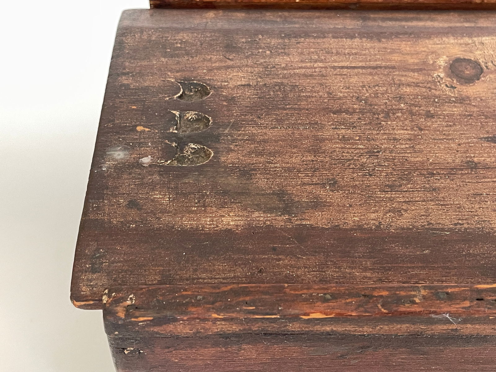 PAINT DECORATED SLIDE TOP CANDLE BOX - 2