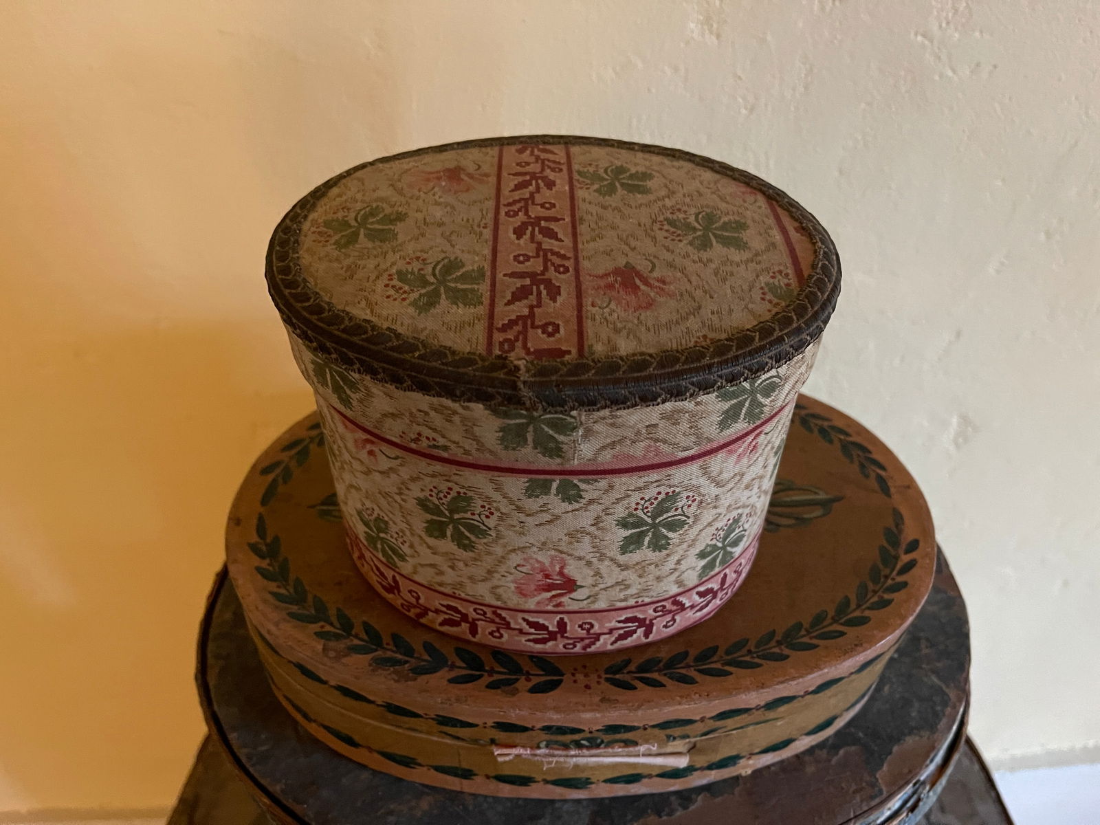 TWO SMALL WALLPAPER , TEXTILE BOXES - 3