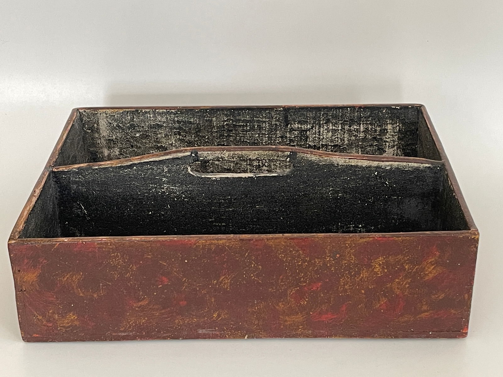 PAINTED DIVIDED BOX: PAINTED DIVIDED BOX