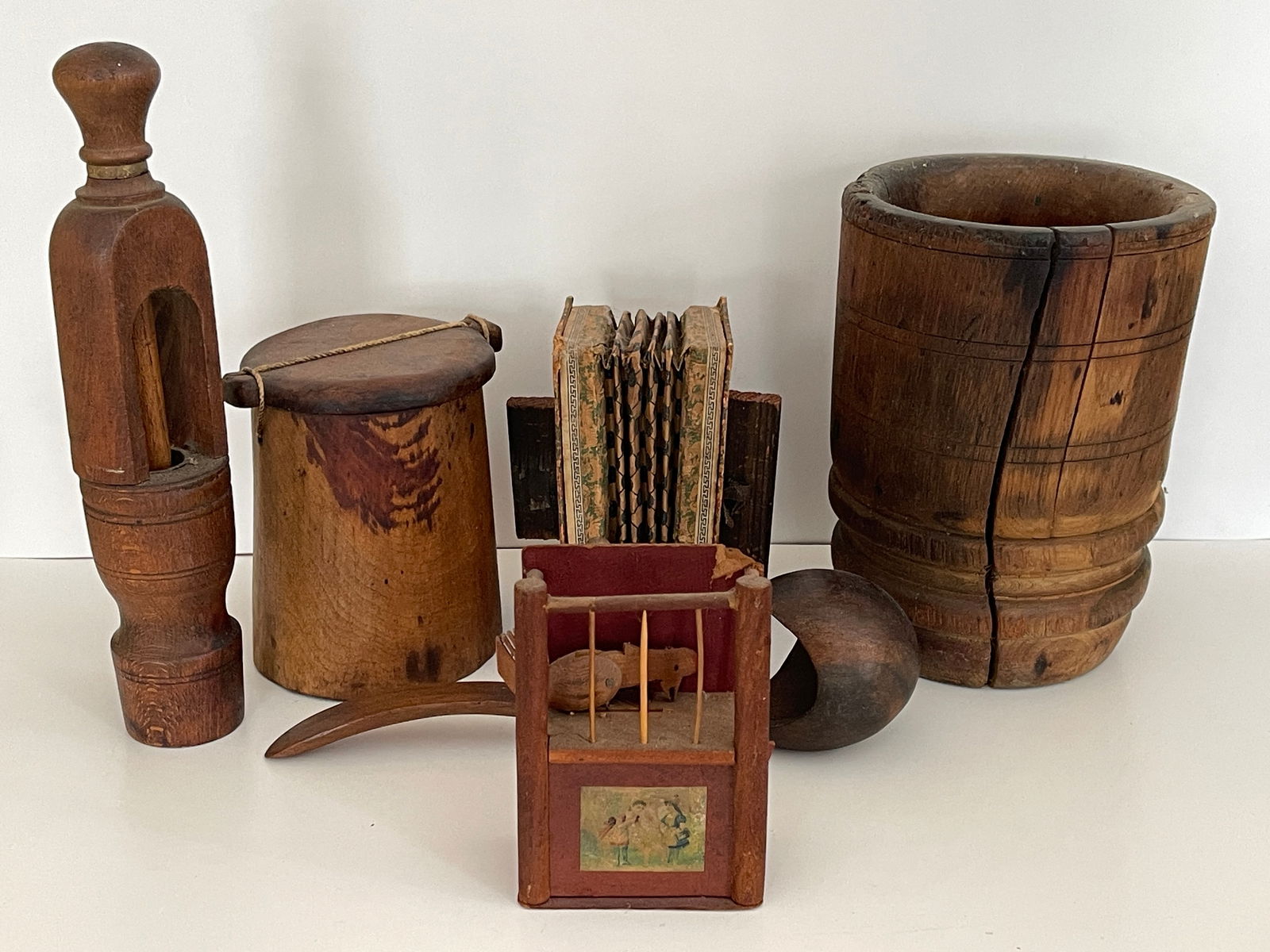 MISC. CHILDRENS TREENWARE: MISC. CHILDRENS TREENWARE TO INCLUDE CHILDREN TOYS