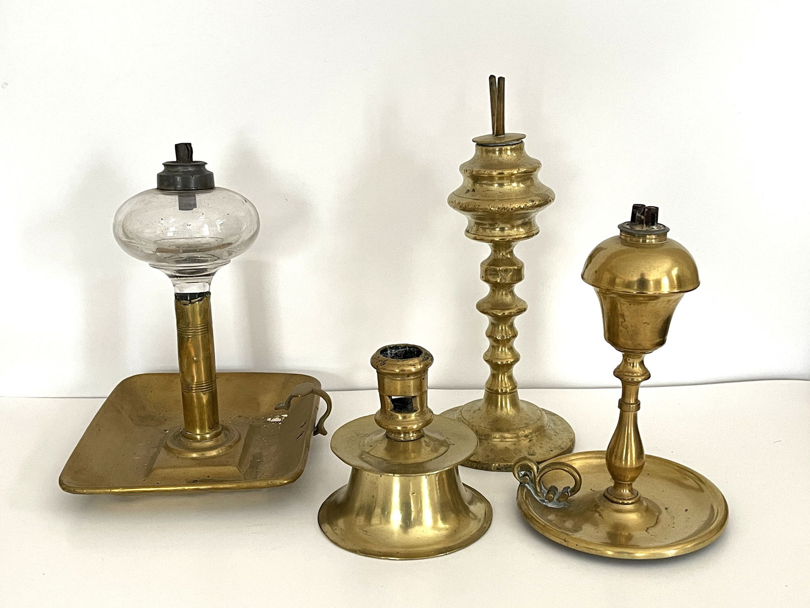 BRASS LIGHTING ITEMS (1 of 3)