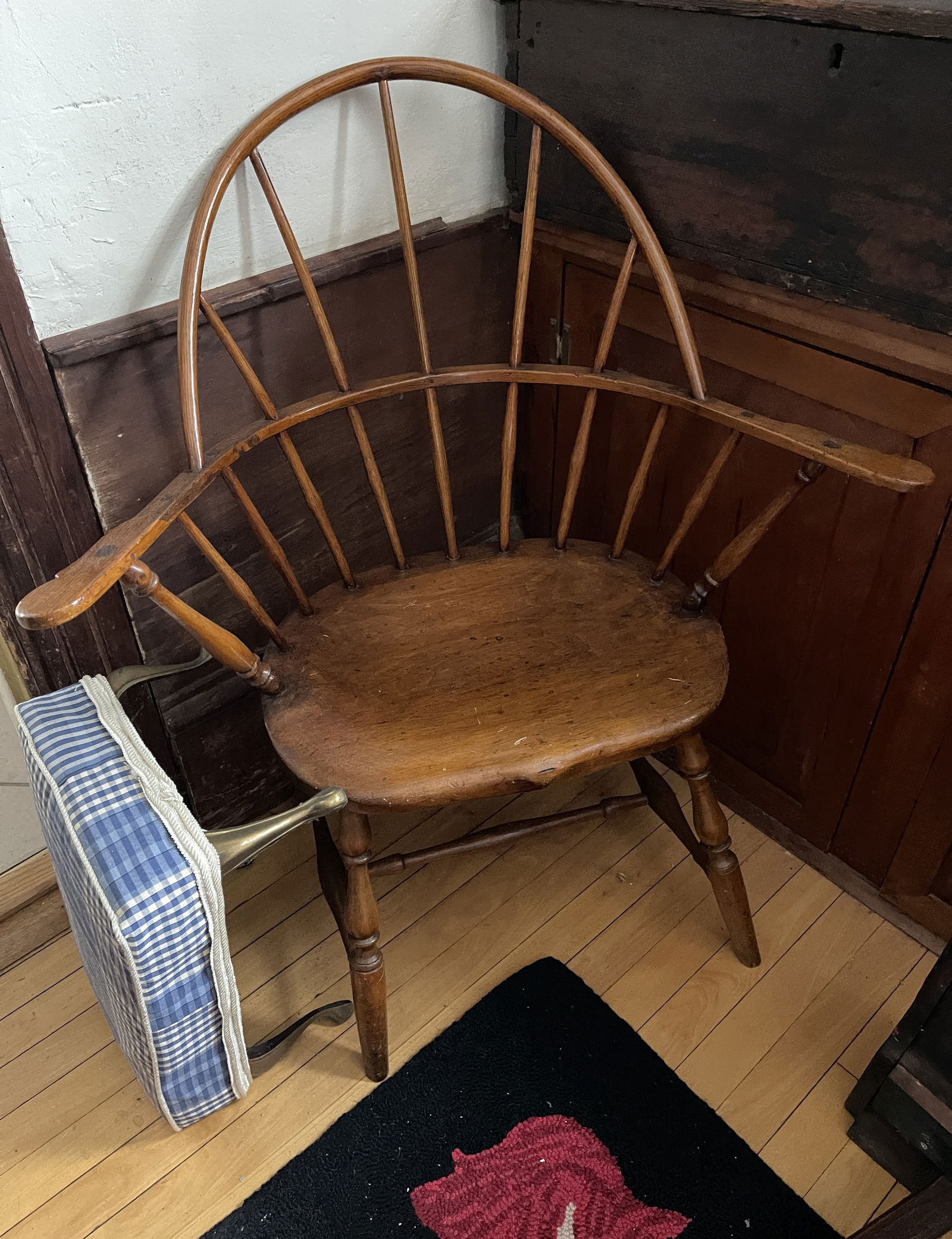 EARLY BOWBACK WINDSOR ARM CHAIR (1 of 1)