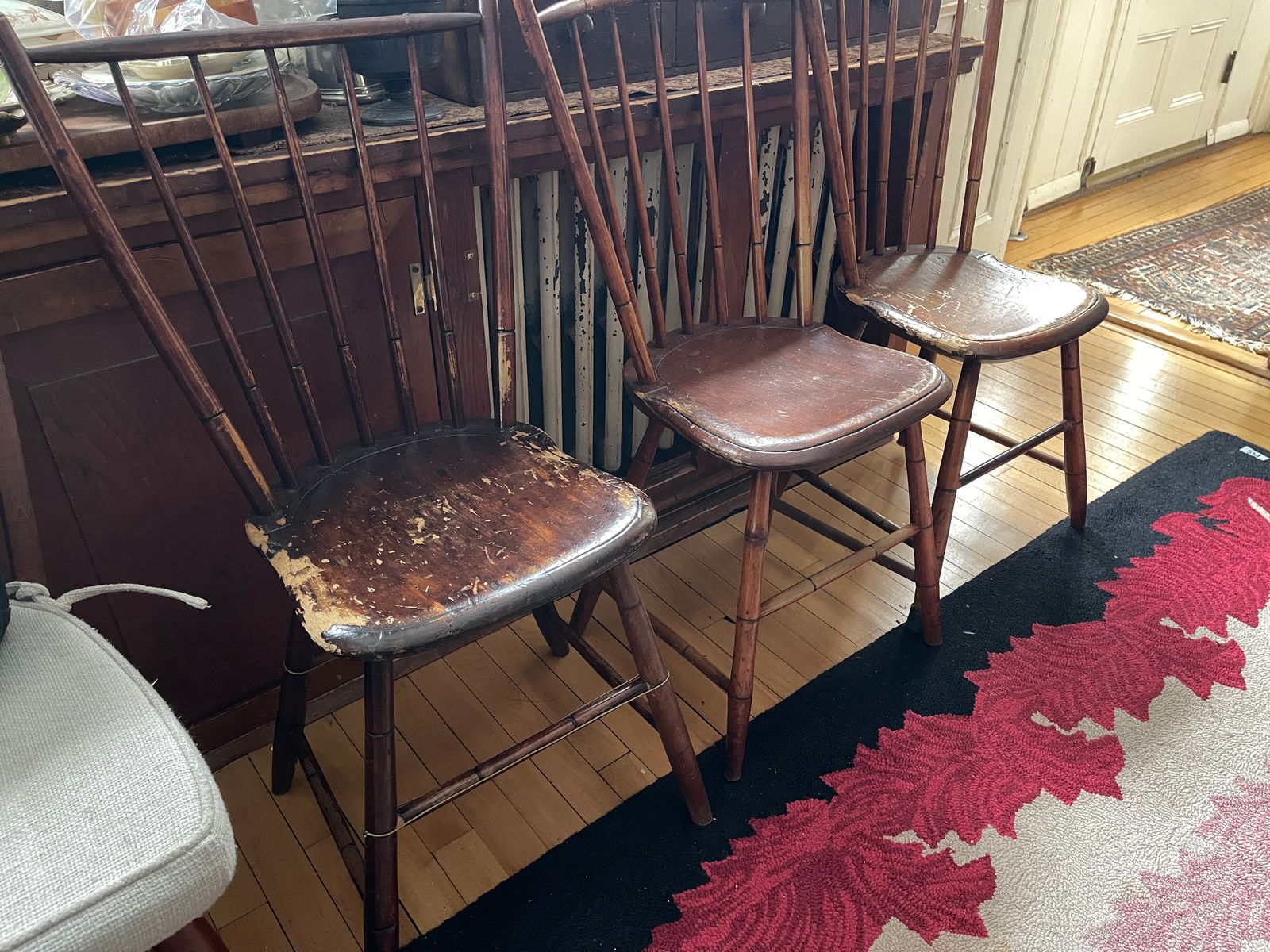 THREE ROD BACK WINDSOR SIDE CHAIRS: THREE ROD BACK WINDSOR SIDE CHAIRS 26 X 17