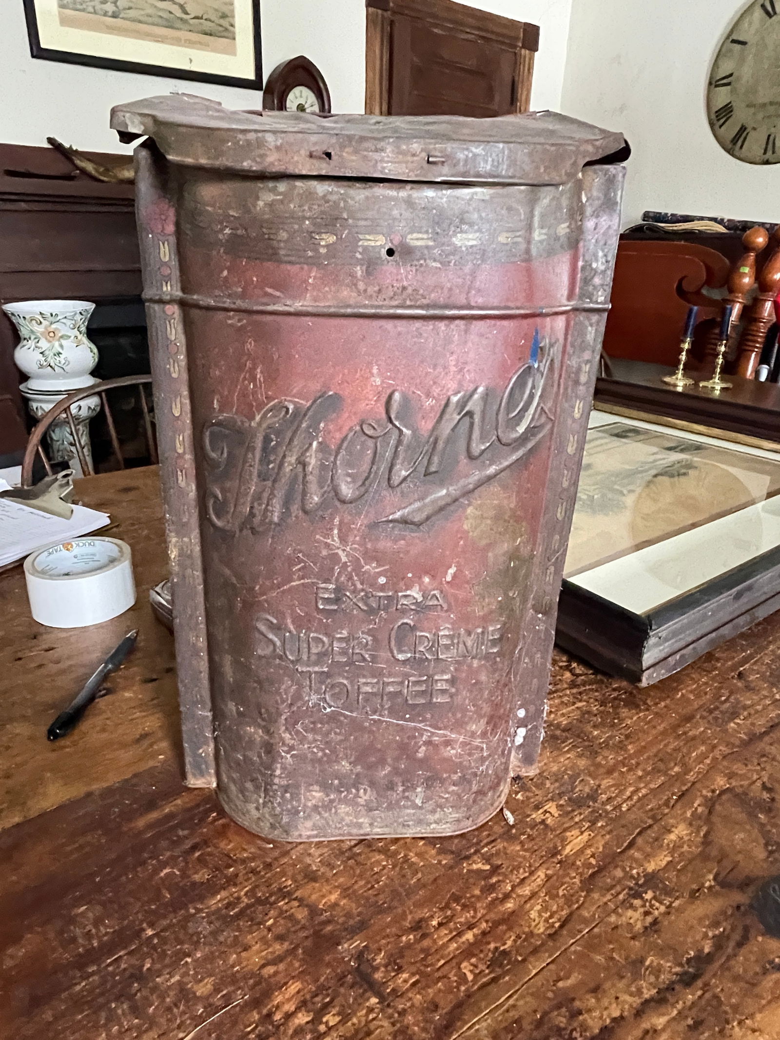 CANDY TOFFEE TIN 16 X 9 X 8: CANDY TOFFEE TIN 16 X 9 X 8