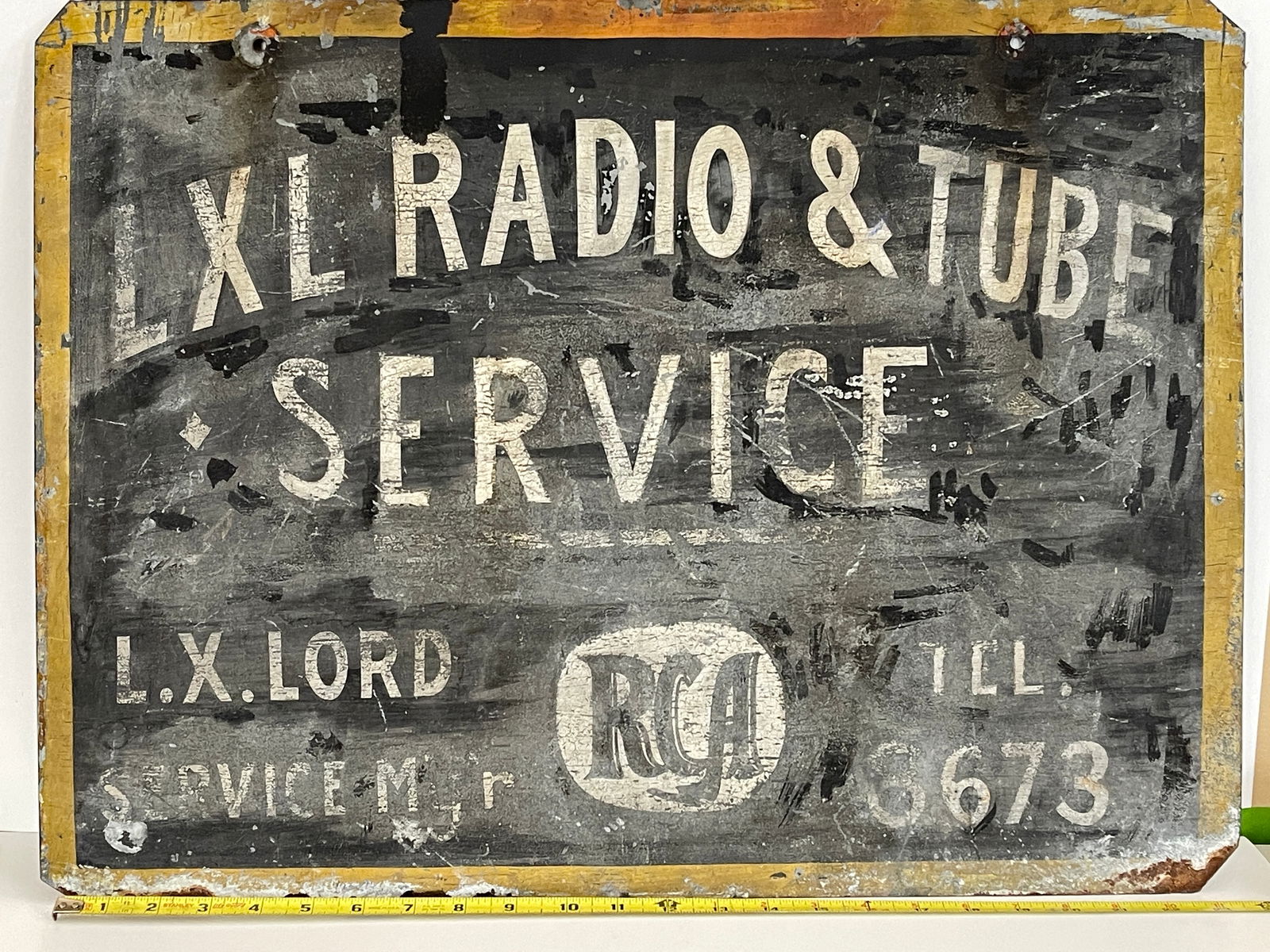 EARLY PAINTED RADIO SERVICE SIGN: EARLY PAINTED RADIO SERVICE SIGN DOUBLE SIDED 18 X 24