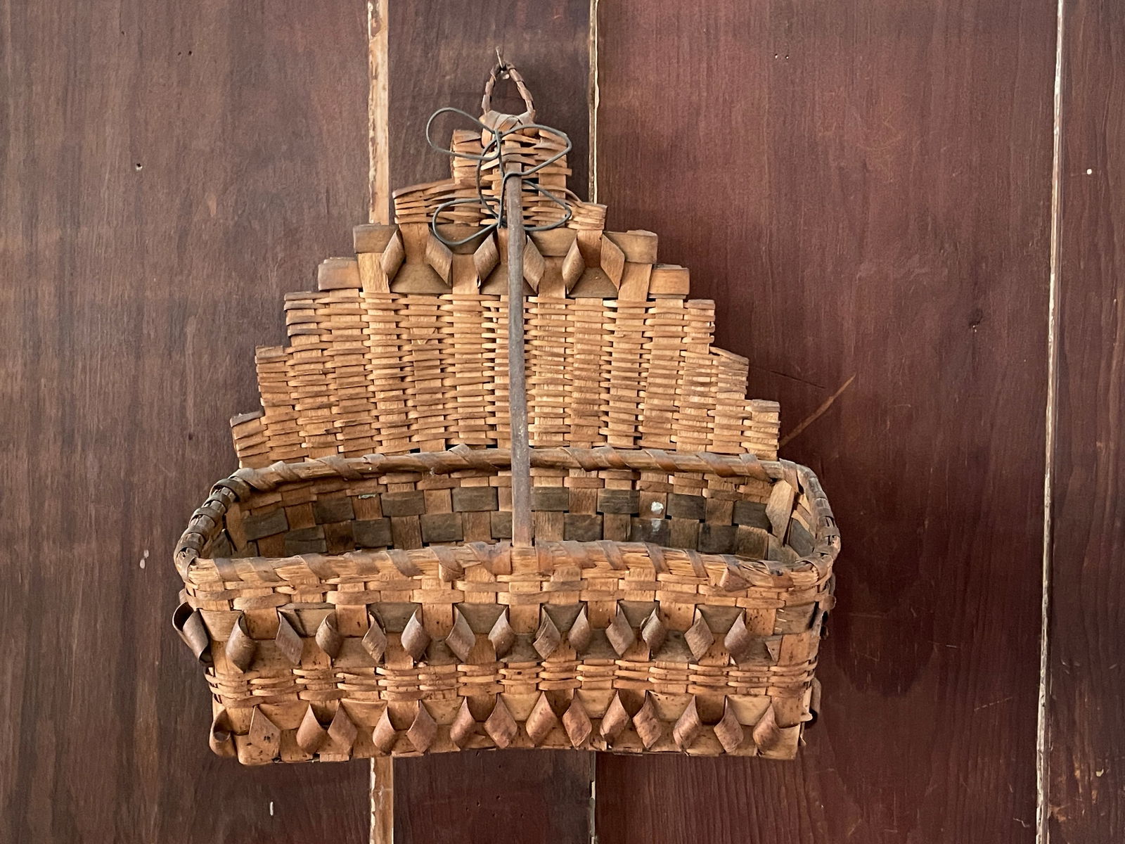 EARLY MIC MAC WALL BASKET: EARLY MIC MAC WALL BASKET