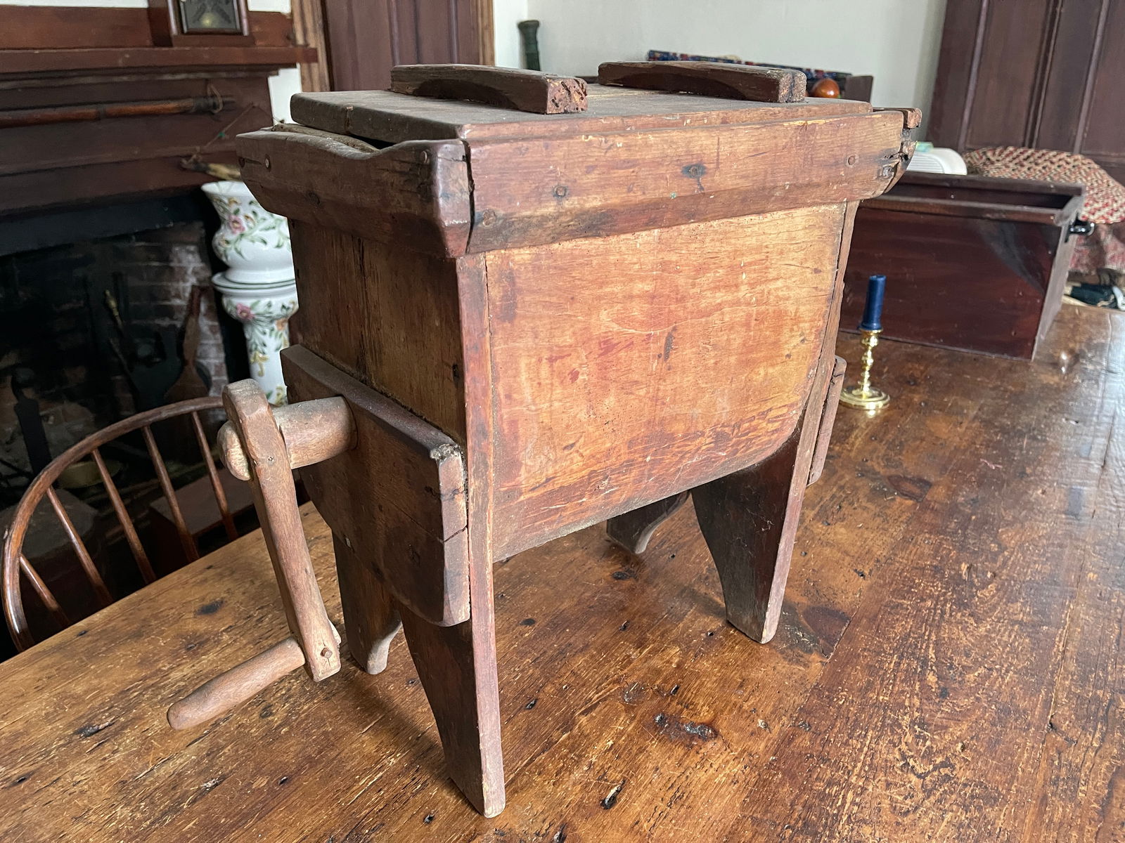 TABLE TOP BUTTER CHURN WITH INSERTS: TABLE TOP BUTTER CHURN WITH INSERTS