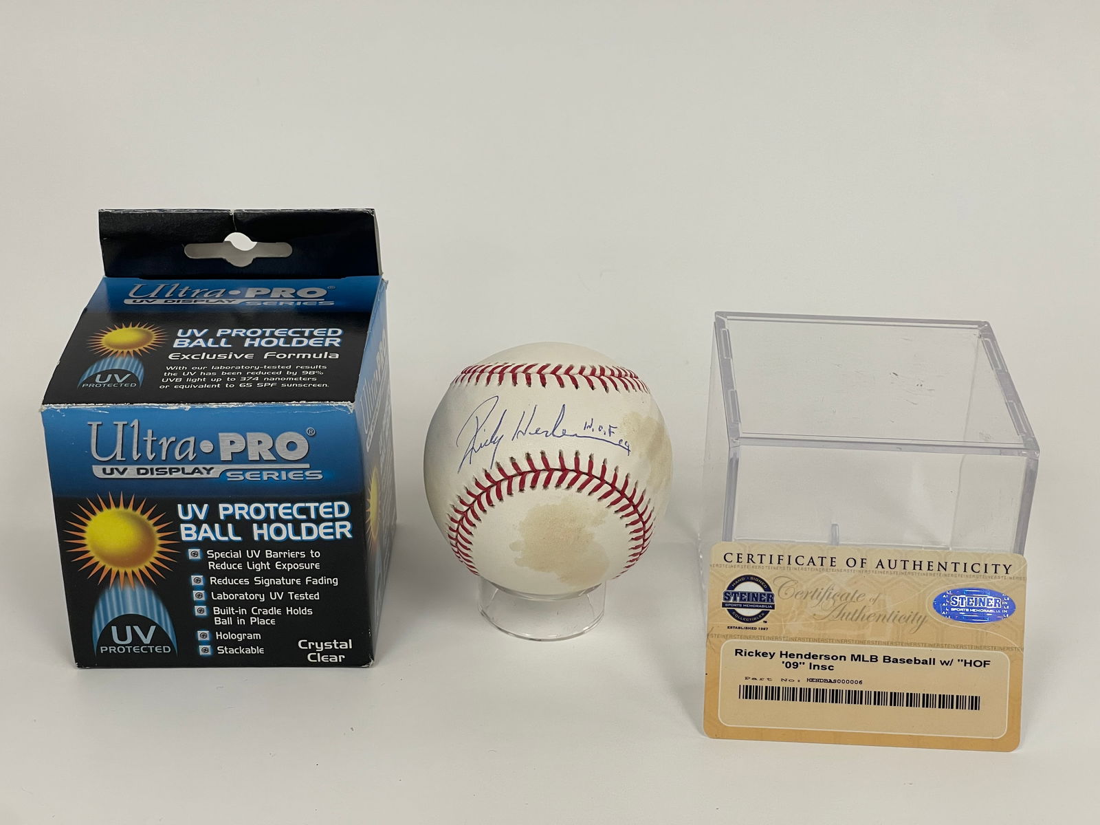 RICKEY HENDERSON "HOF 09" SIGNED BASEBALL: RICKEY HENDERSON "HOF 09" SIGNED BASEBALL