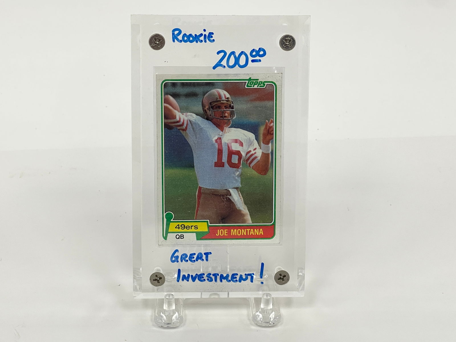 TOPPS JOE MONTANA ROOKIE TRADING CARD # 215: TOPPS JOE MONTANA ROOKIE TRADING CARD # 215