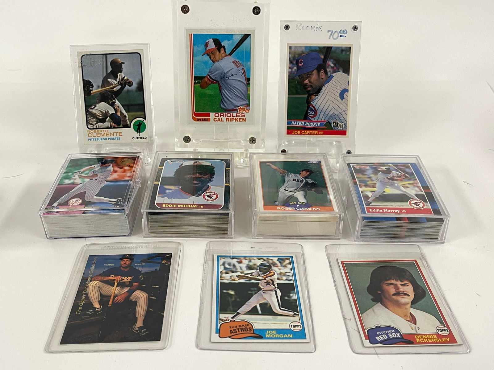 GROUPING OF BASEBALL TRADING CARDS: GROUPING OF BASEBALL TRADING CARDS TO INCLUDE ROBERTO CLEMENTE, OTHERS