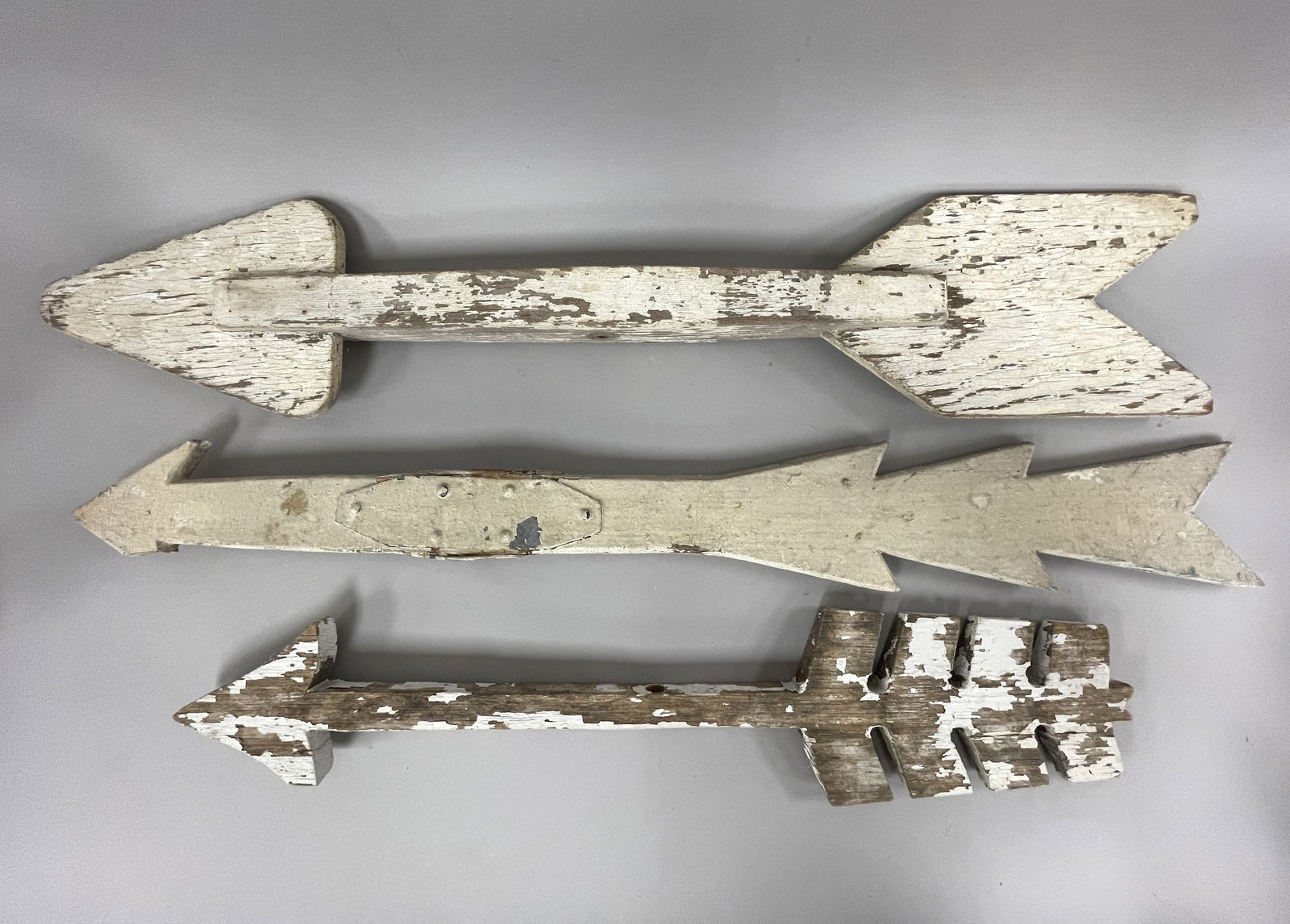 THREE EARLY WOOD ARROW VANES (1 of 2)