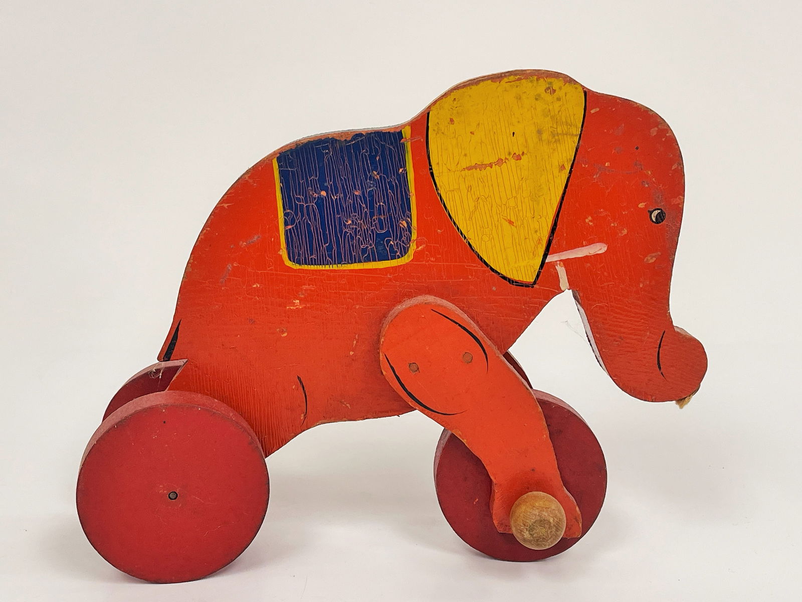 ELEPHANT PULL TOY (1 of 3)