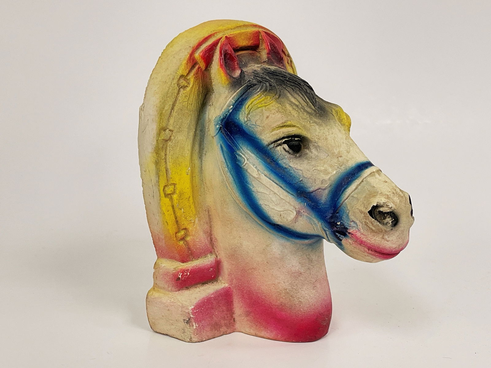 HORSE HEAD: HORSE HEAD Chalkware, original paint, mid 20th C, excellent condition.
