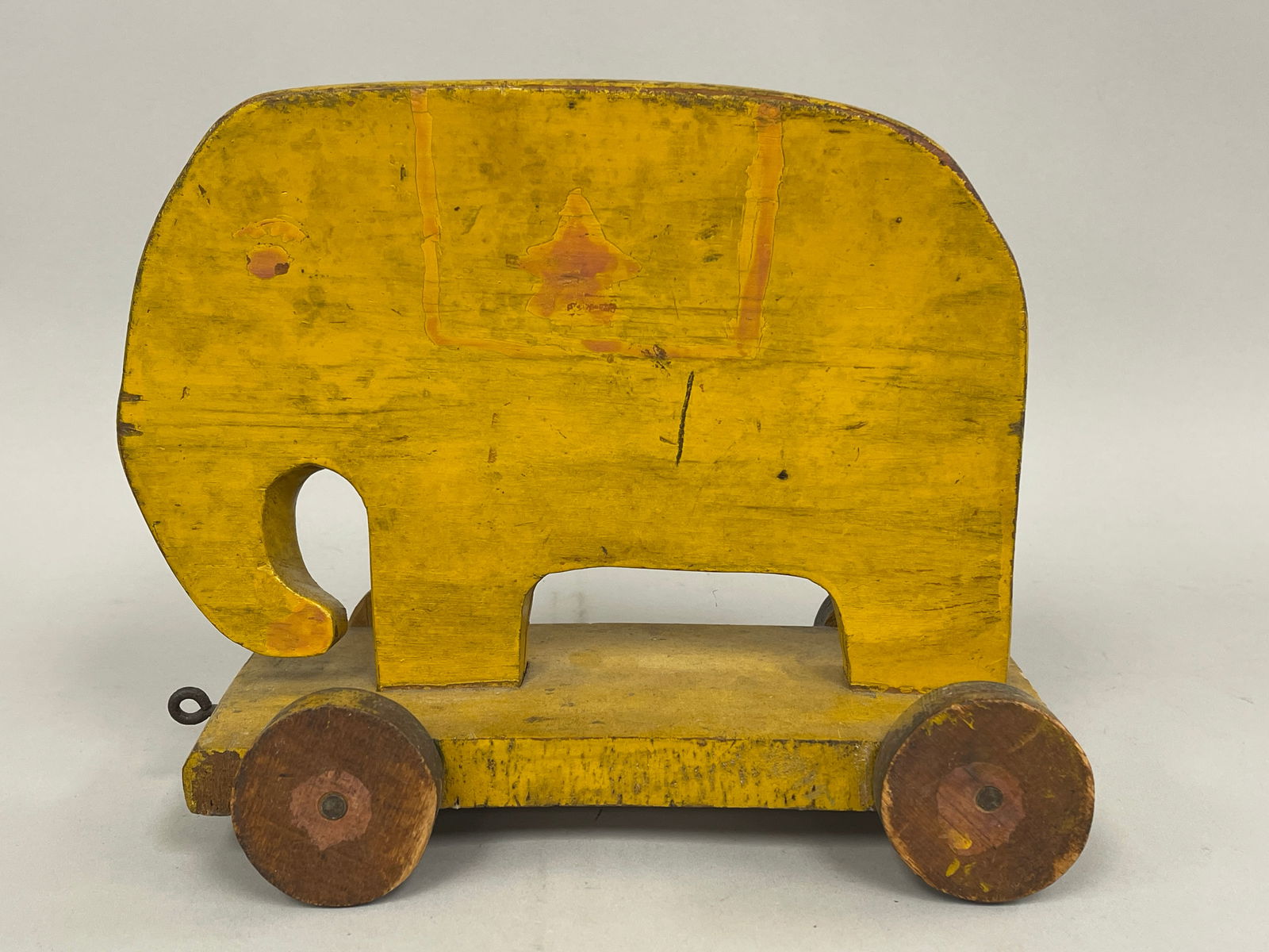 ELEPHANT PULL TOY (1 of 4)