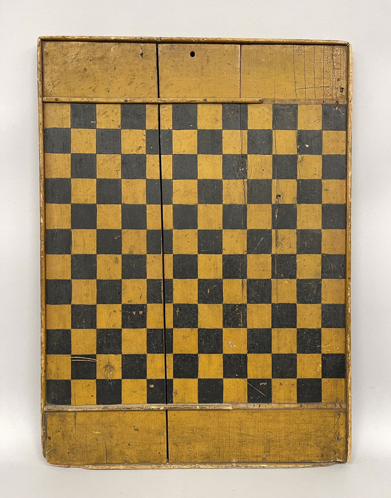 CHECKERS GAME BOARD (1 of 6)